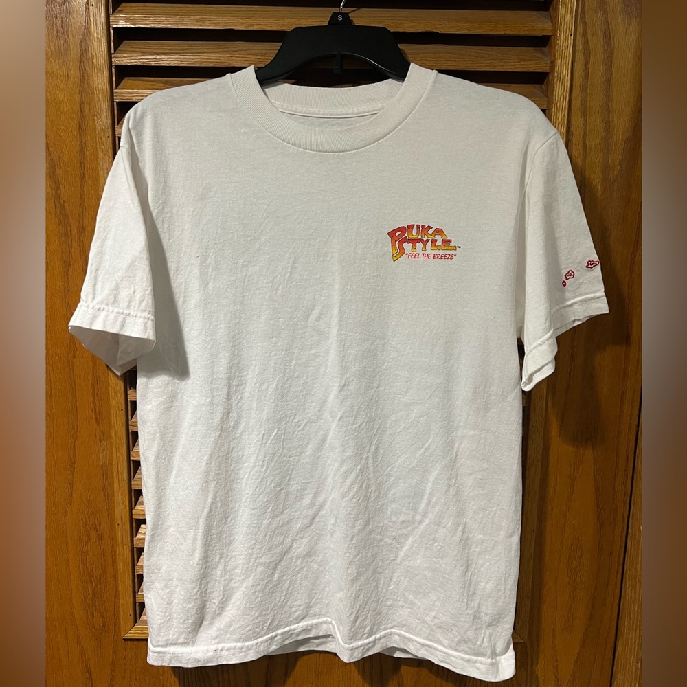 Men’s Puka Style t-shirt, size medium